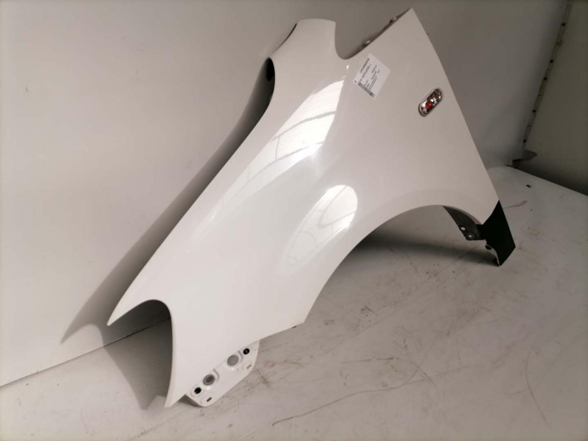 VW Caddy 3 2K original Kotfl&uuml;gel vorn links LB9A Candywei&szlig; Facelift Bj.2011